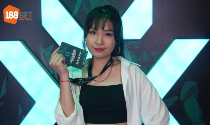 Nana Gaming - Nữ MC VALORANT Xuất Thân “Hotgirl Wushu”