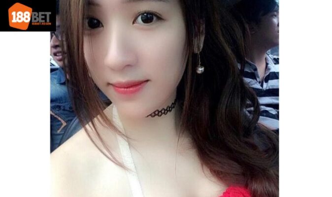 Nữ Đại Gia Nhi LyLy - Hot Streamer Trong Làng Game Thủ